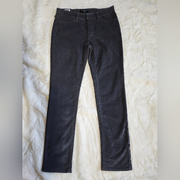 Parasuco Denim 2016, NEW, Modern fit cords.Size 8. 30" - Picture 6 of 16
